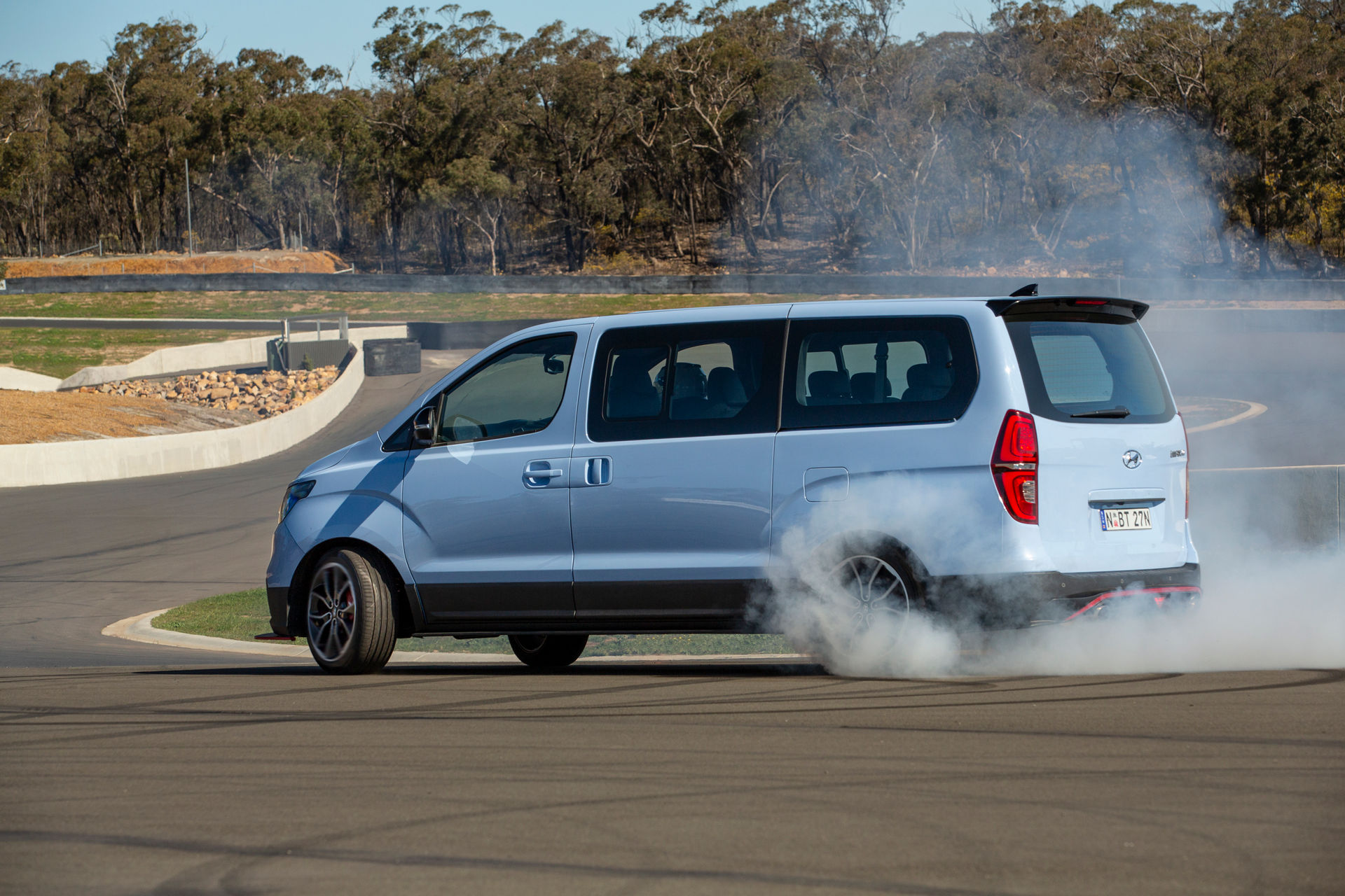 Hyundai Made An Awesome iMax N ‘Drift Bus’ With A 400 HP Twin-Turbo V6 And RWD