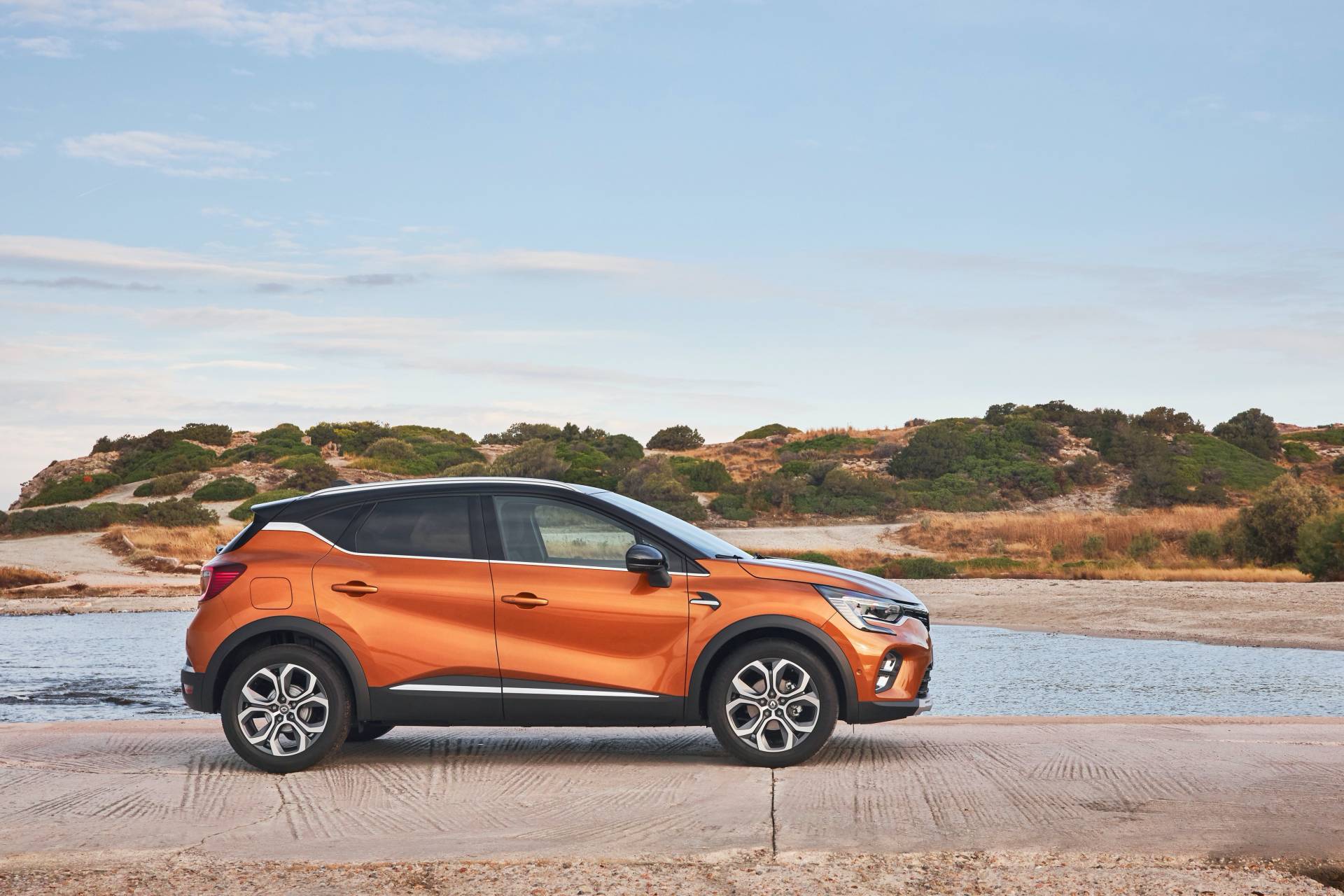 2020 Renault Captur Vies For European Supremacy, Stars In Huge Gallery