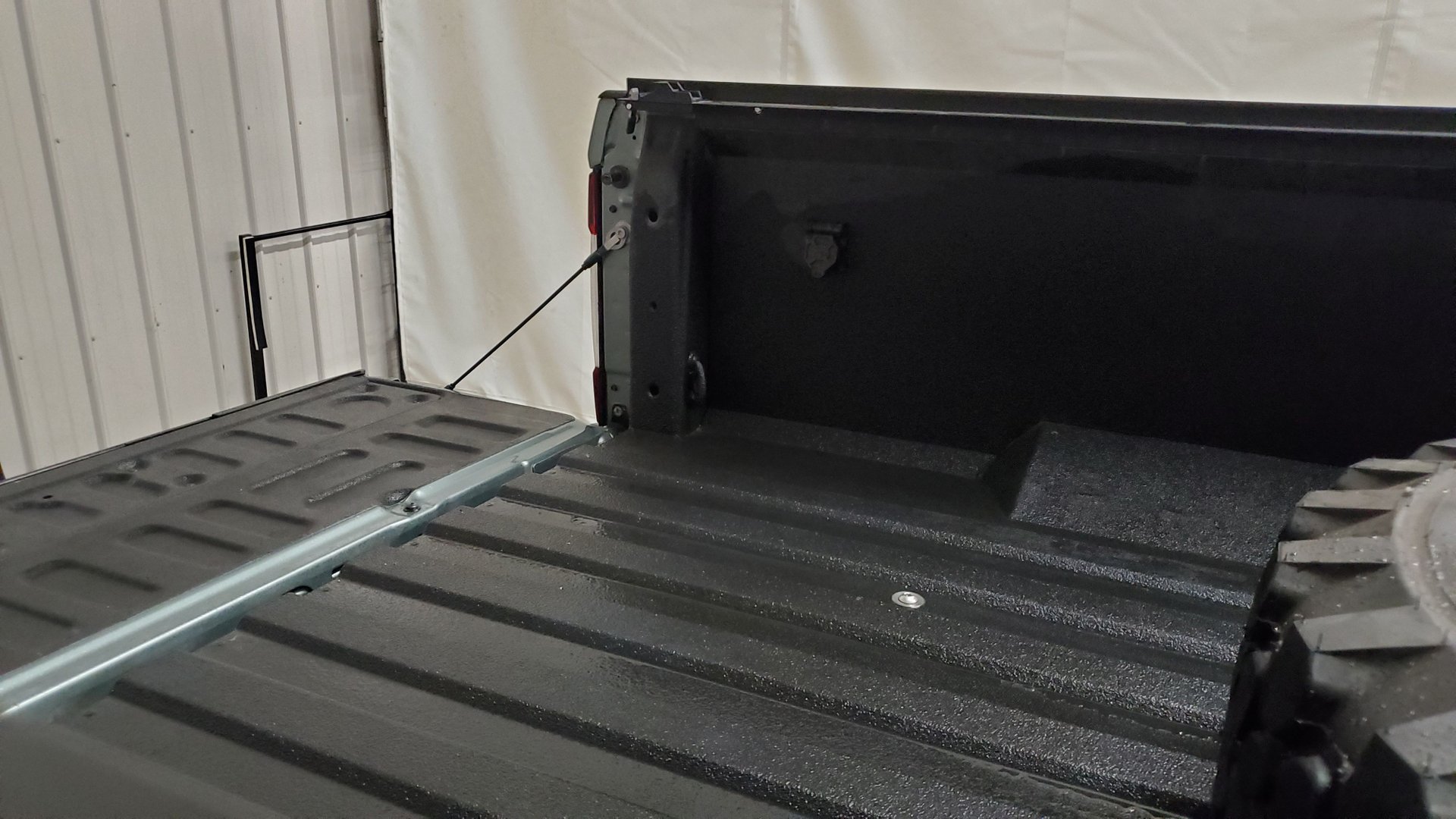 Deep Down, You Know You Want This Ford F-550 Super Duty 6×6 ‘Indomitus’