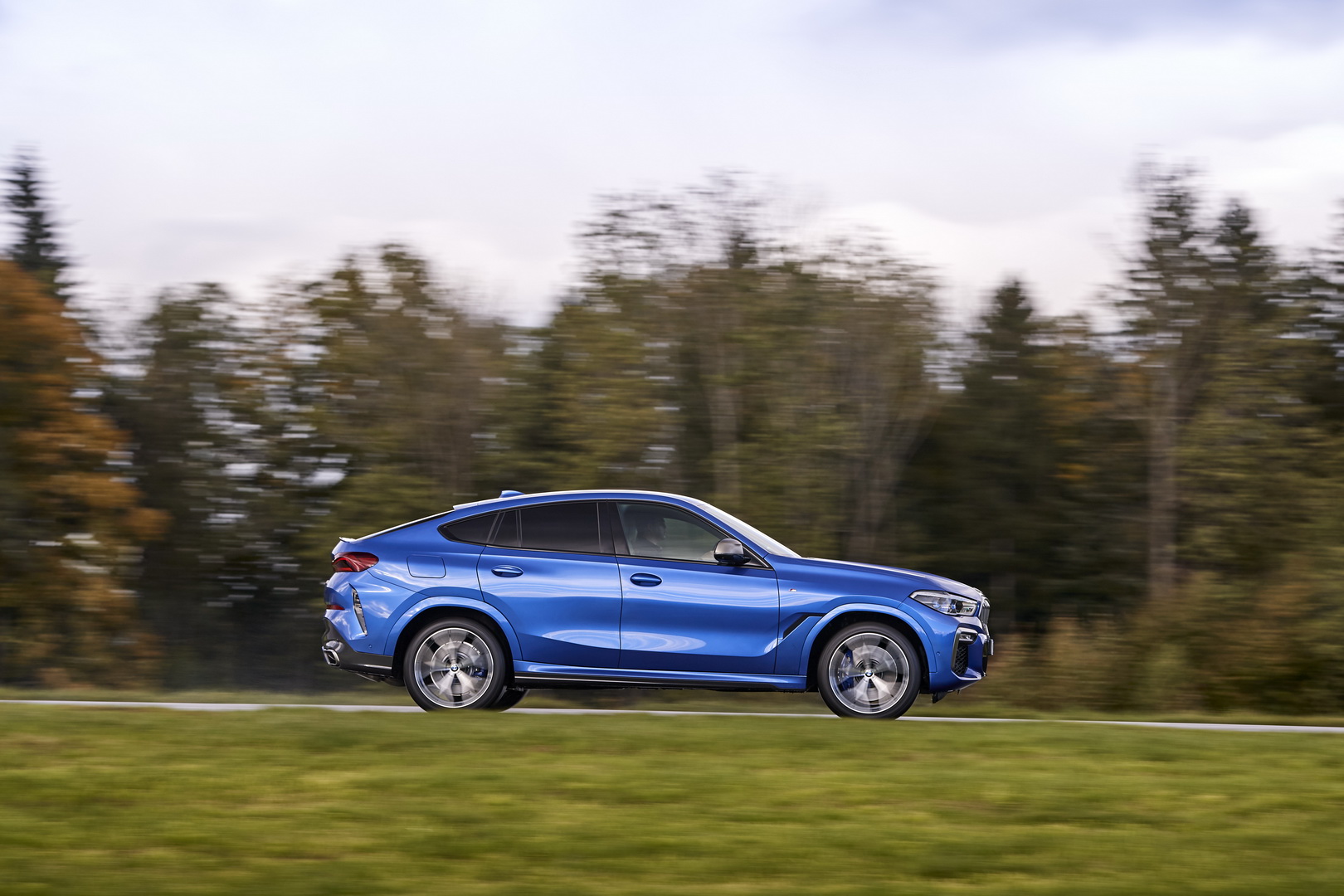 BMW Wants You To Explore Every Detail Of The New X6 In 102 Images