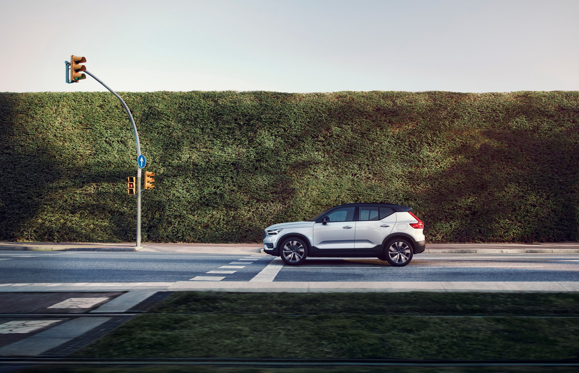 Volvo Reveals New XC40 Recharge EV With 402 HP And Over 249 Miles Of Range