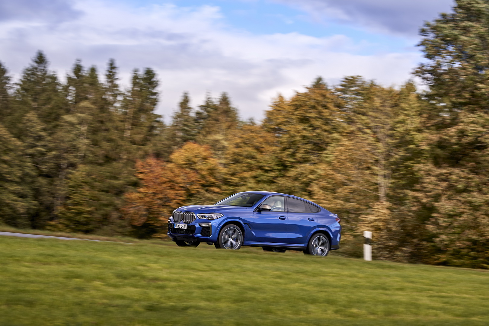BMW Wants You To Explore Every Detail Of The New X6 In 102 Images