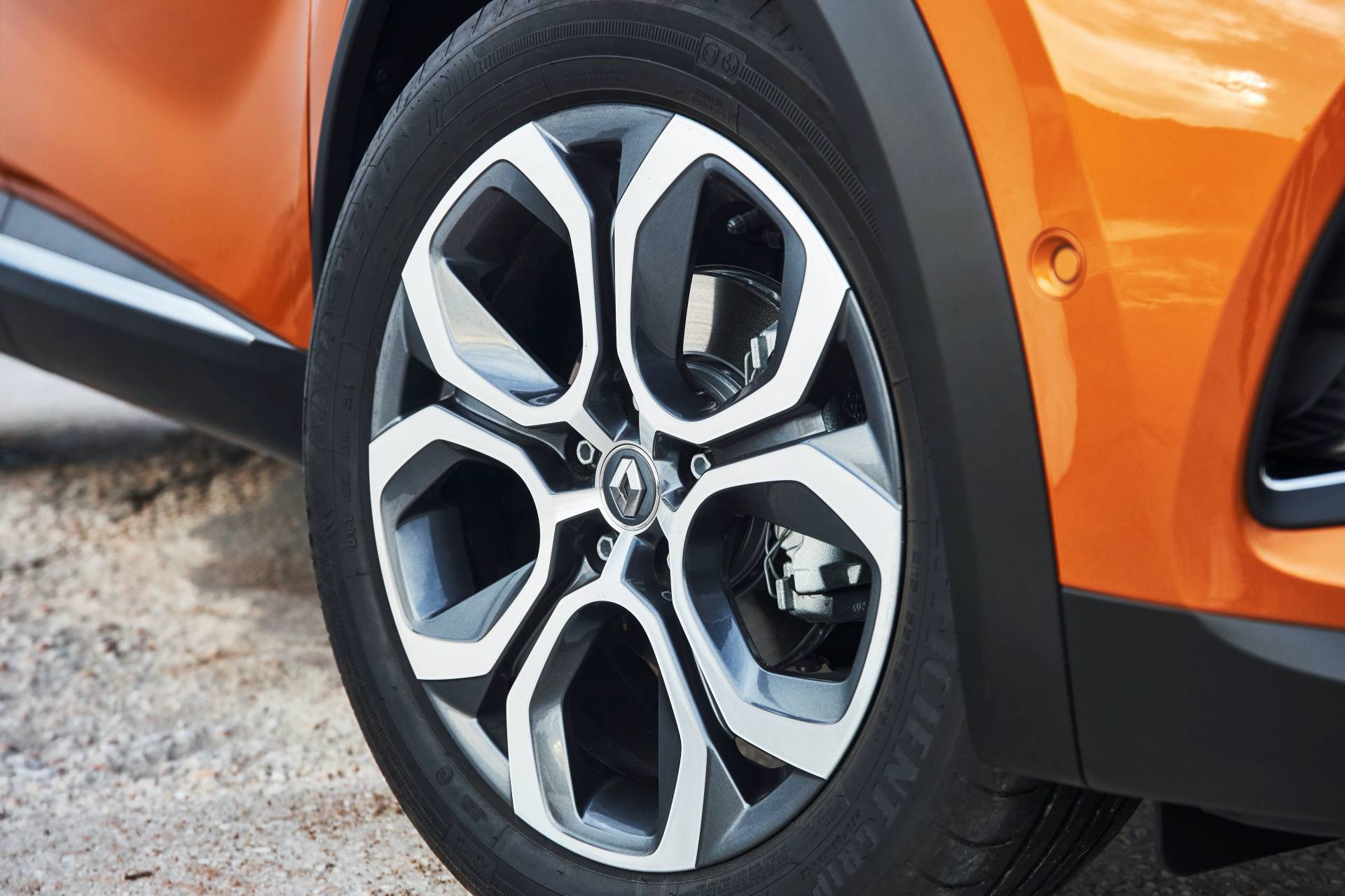 2020 Renault Captur Vies For European Supremacy, Stars In Huge Gallery