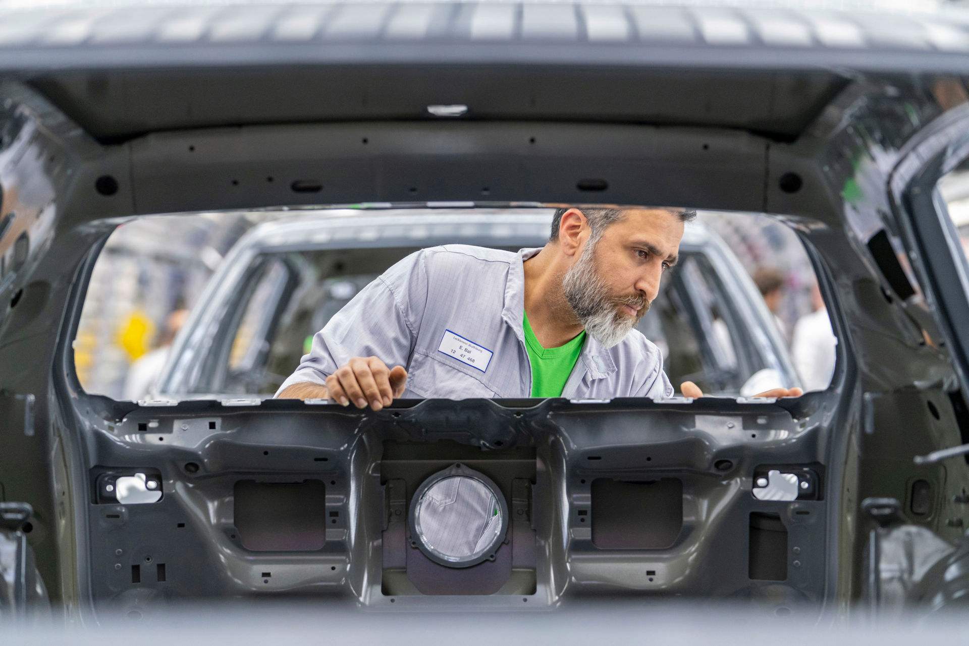 VW Ramps Up Mk8 Golf Production Before Dealer Deliveries In December