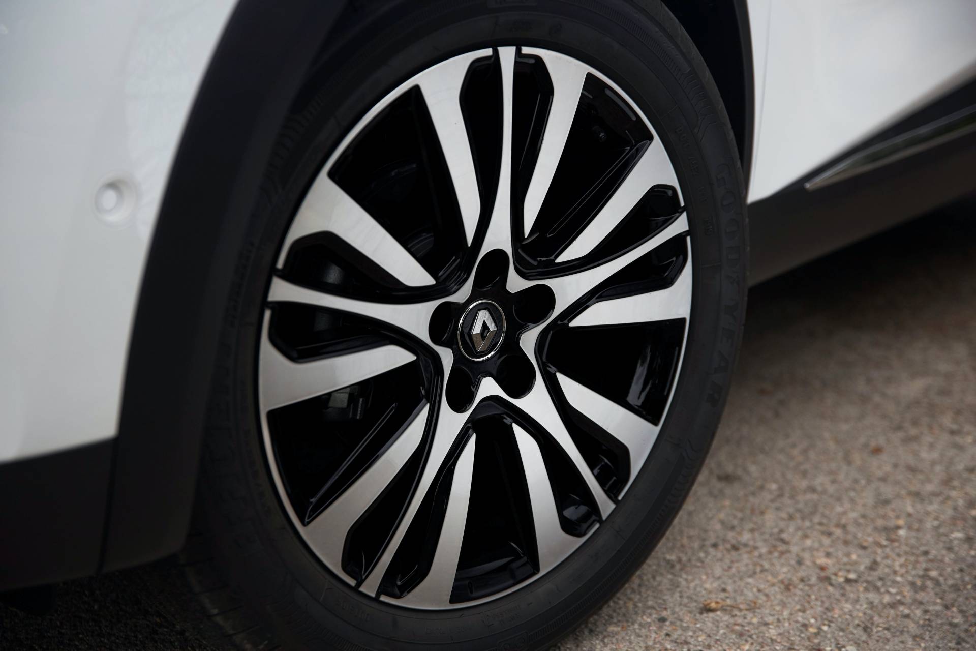 2020 Renault Captur Vies For European Supremacy, Stars In Huge Gallery