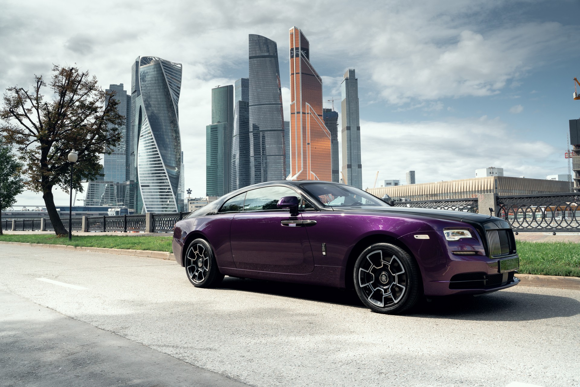 Rolls-Royce Wraith Black & Bright Collection Pays Tribute To Moscow