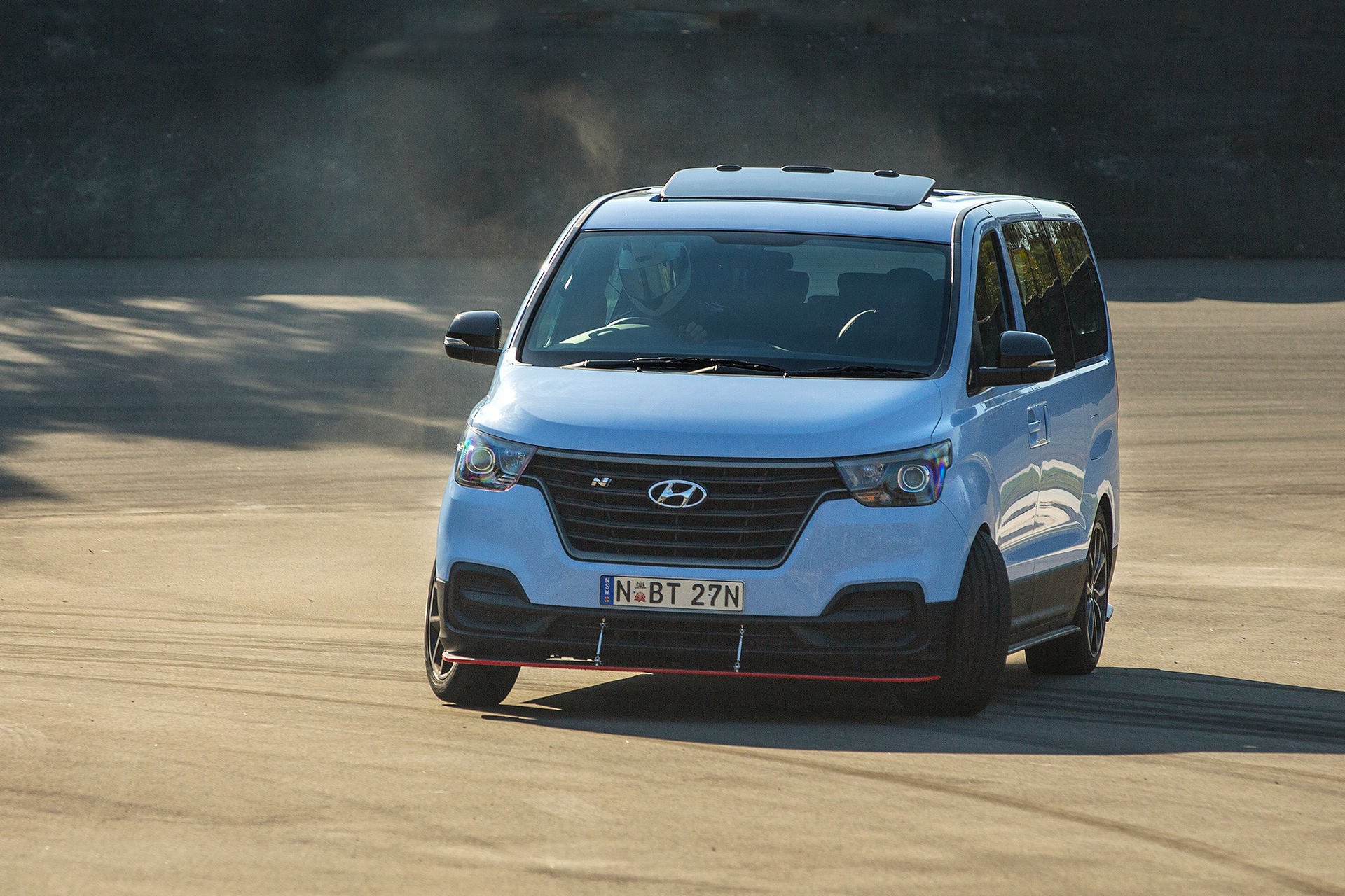 Hyundai Made An Awesome iMax N ‘Drift Bus’ With A 400 HP Twin-Turbo V6 And RWD