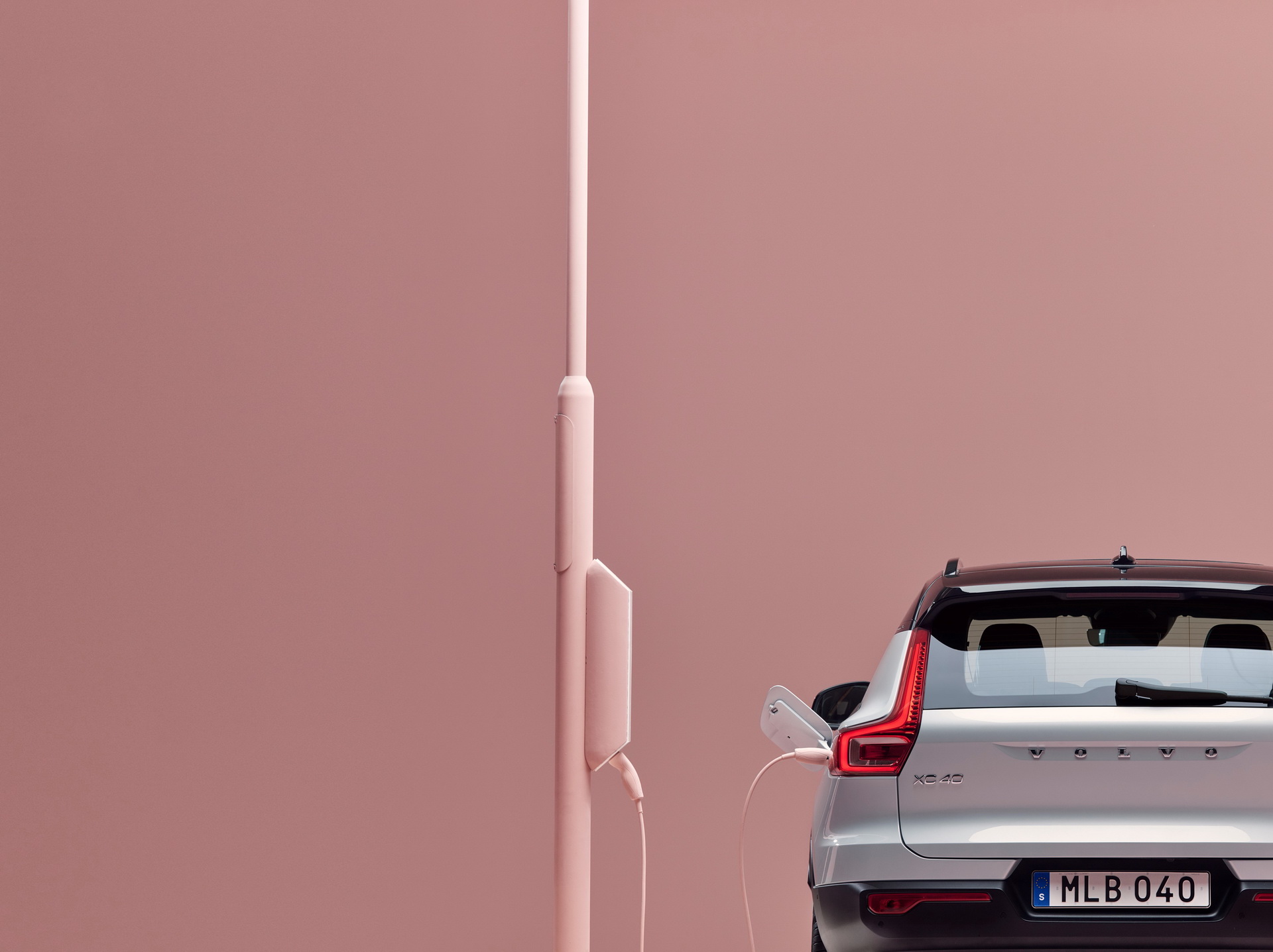 Volvo Reveals New XC40 Recharge EV With 402 HP And Over 249 Miles Of Range