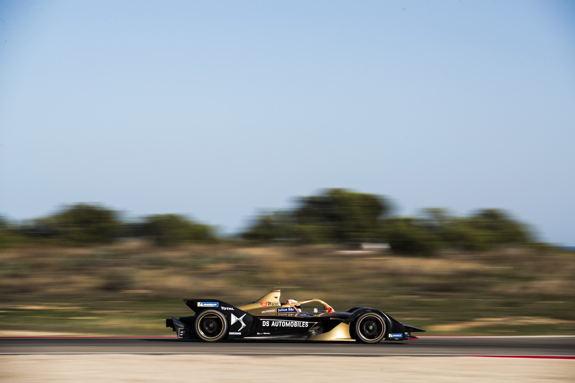 DS E-TENSE FE20 Formula E Car Shows Its New Black & Gold Livery