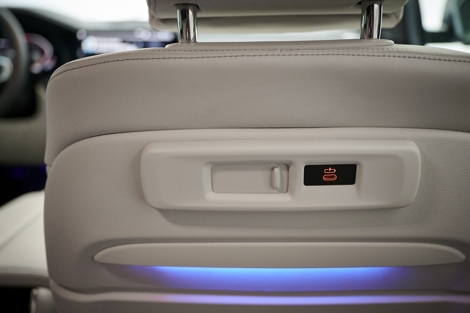 BMW Wants You To Explore Every Detail Of The New X6 In 102 Images