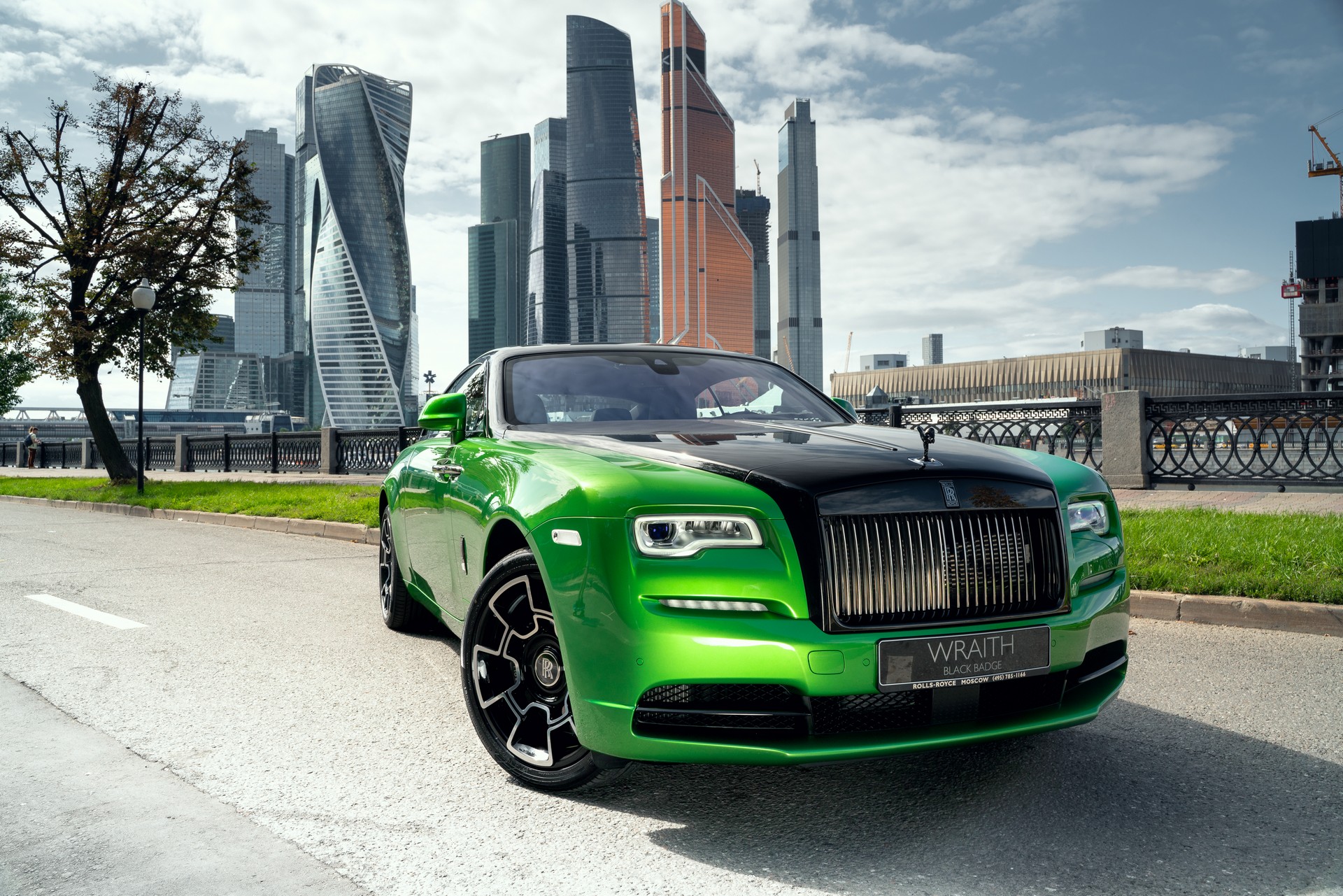 Rolls-Royce Wraith Black & Bright Collection Pays Tribute To Moscow