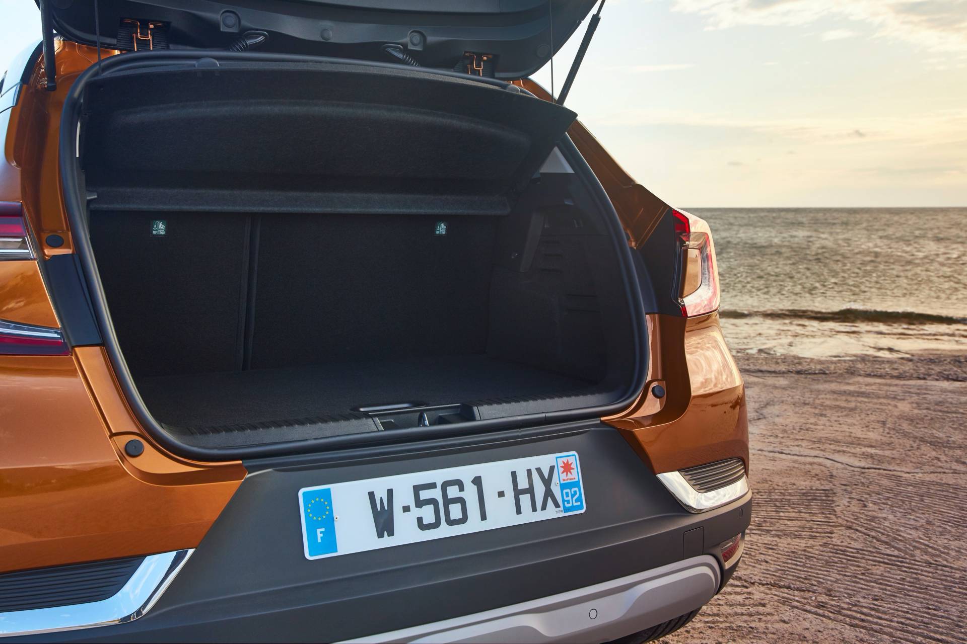 2020 Renault Captur Vies For European Supremacy, Stars In Huge Gallery