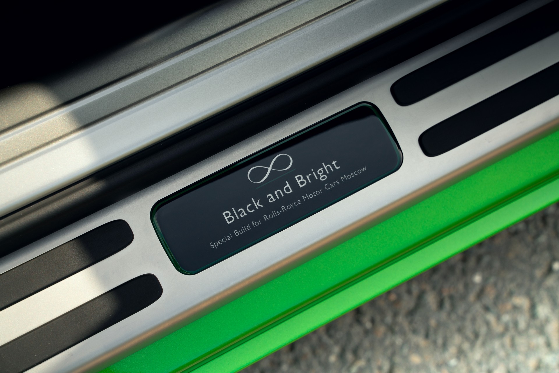 Rolls-Royce Wraith Black & Bright Collection Pays Tribute To Moscow