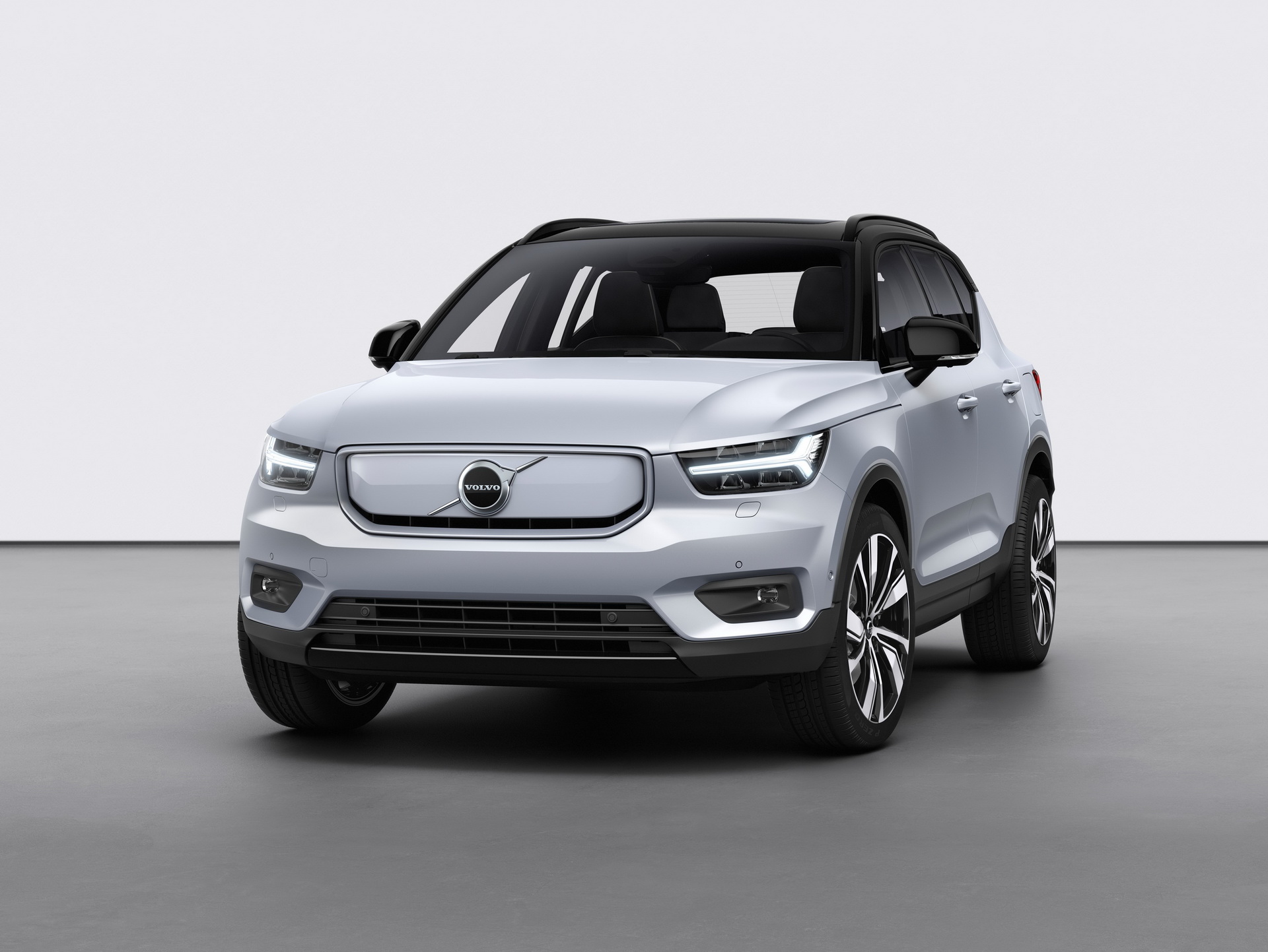 Volvo Reveals New XC40 Recharge EV With 402 HP And Over 249 Miles Of Range