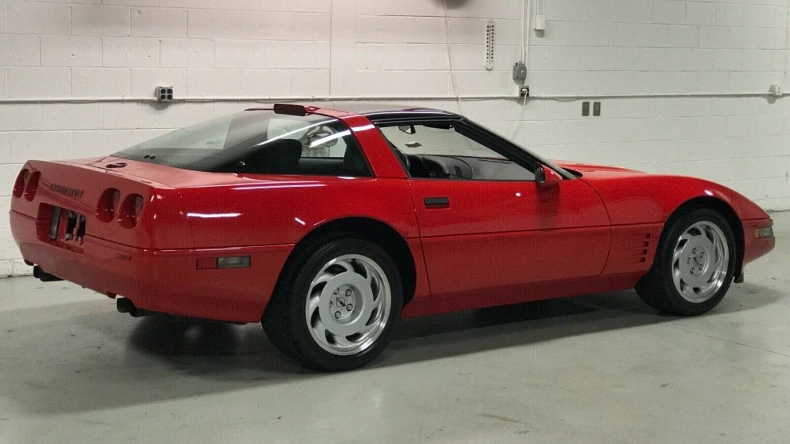 A Dealer Kept A Brand New 1991 Corvette ZR1 In His Garage, Now It Could Be Yours