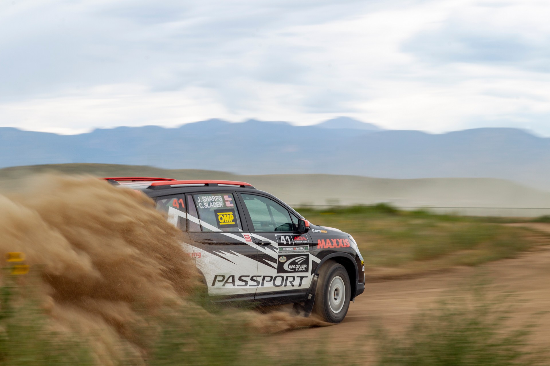 These Modded Honda CR-Vs, Civics And Passports Are Heading To SEMA