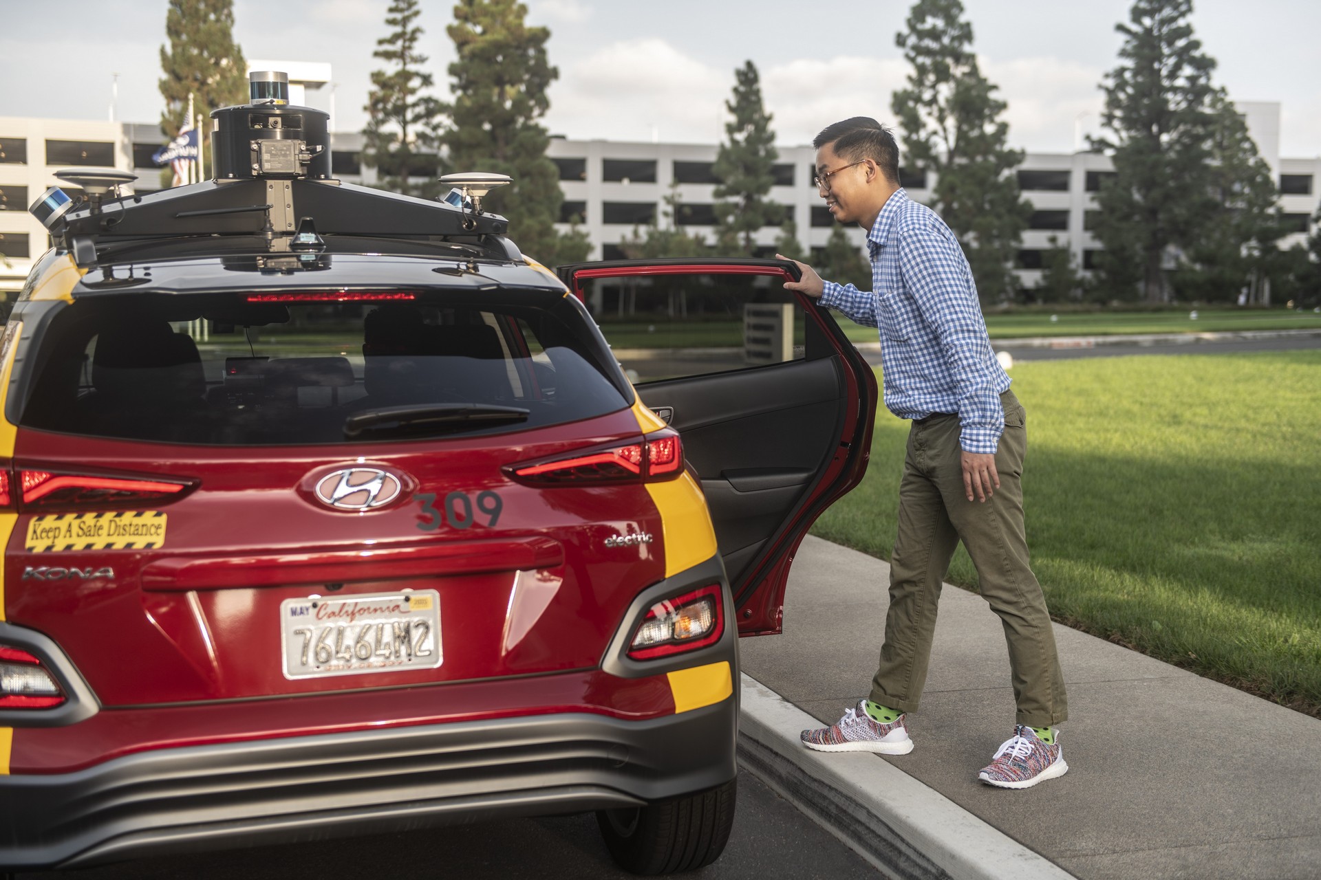 Hyundai To Launch Autonomous Ride-Sharing Service In California Next Month