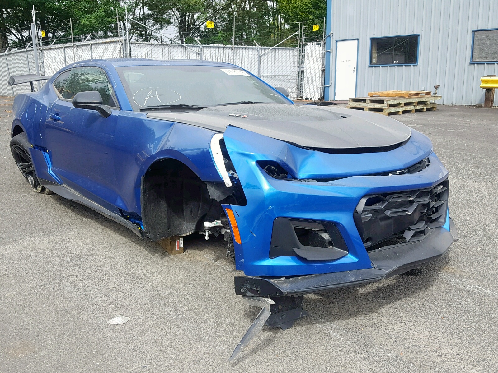 Crashed Camaro ZL1 With Less Than 50 Miles Is Pleading To Be Saved From The Grave
