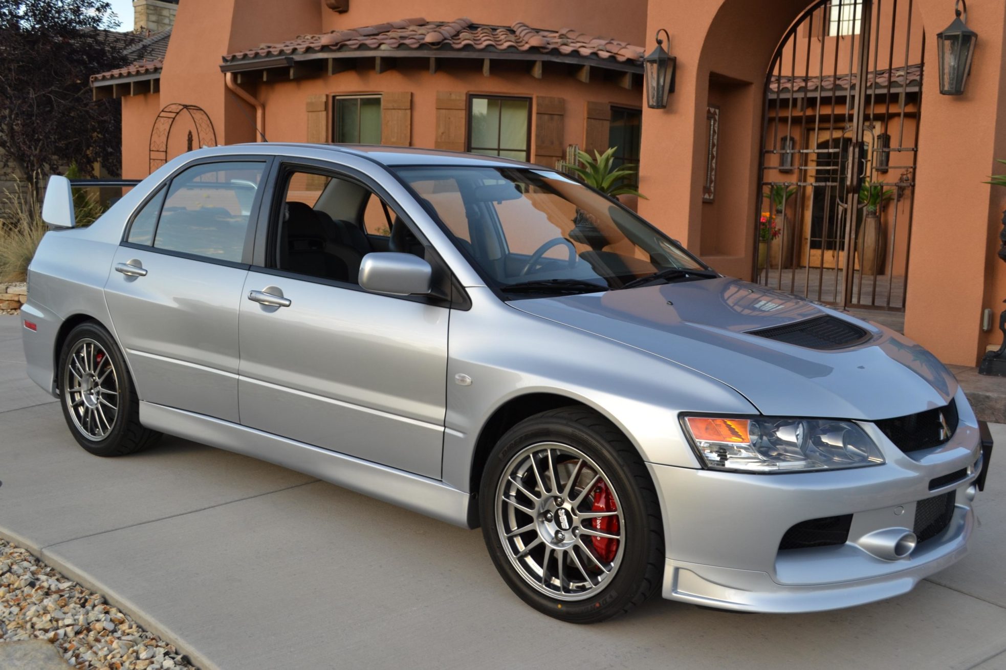10K-Mile Mitsubishi Lancer Evo IX MR Should Be On Your Bucket List
