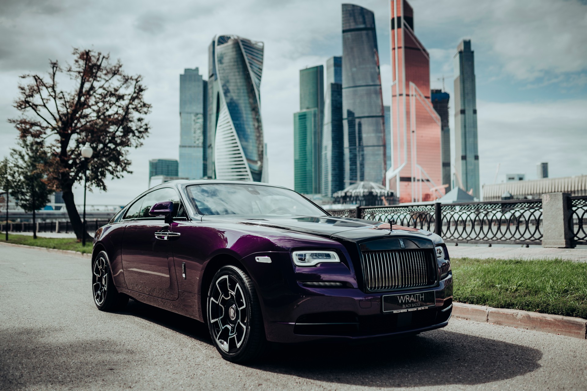 Rolls-Royce Wraith Black & Bright Collection Pays Tribute To Moscow