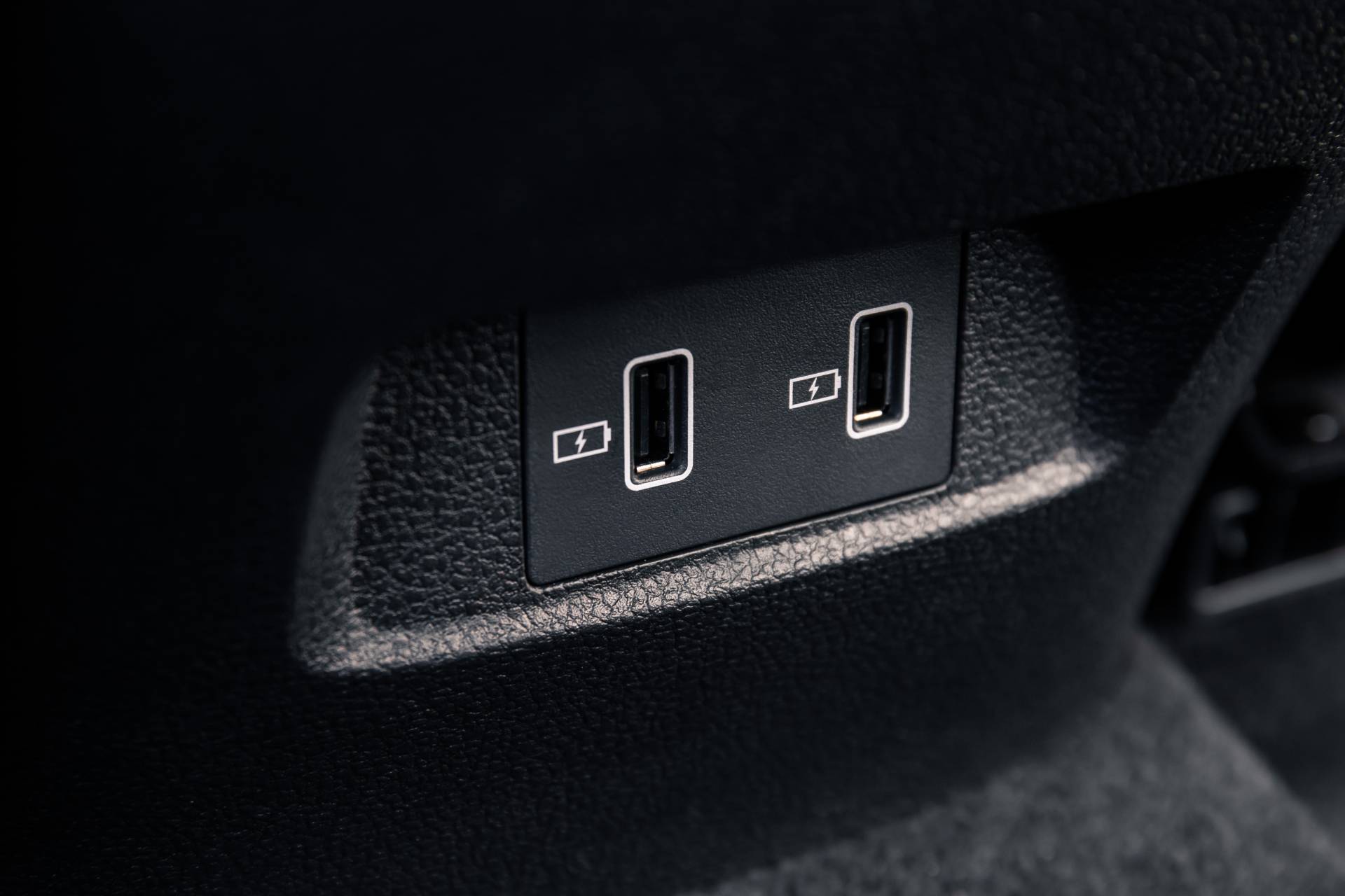 2020 MG HS Compact SUV Reaches UK Shores After Long Voyage From China