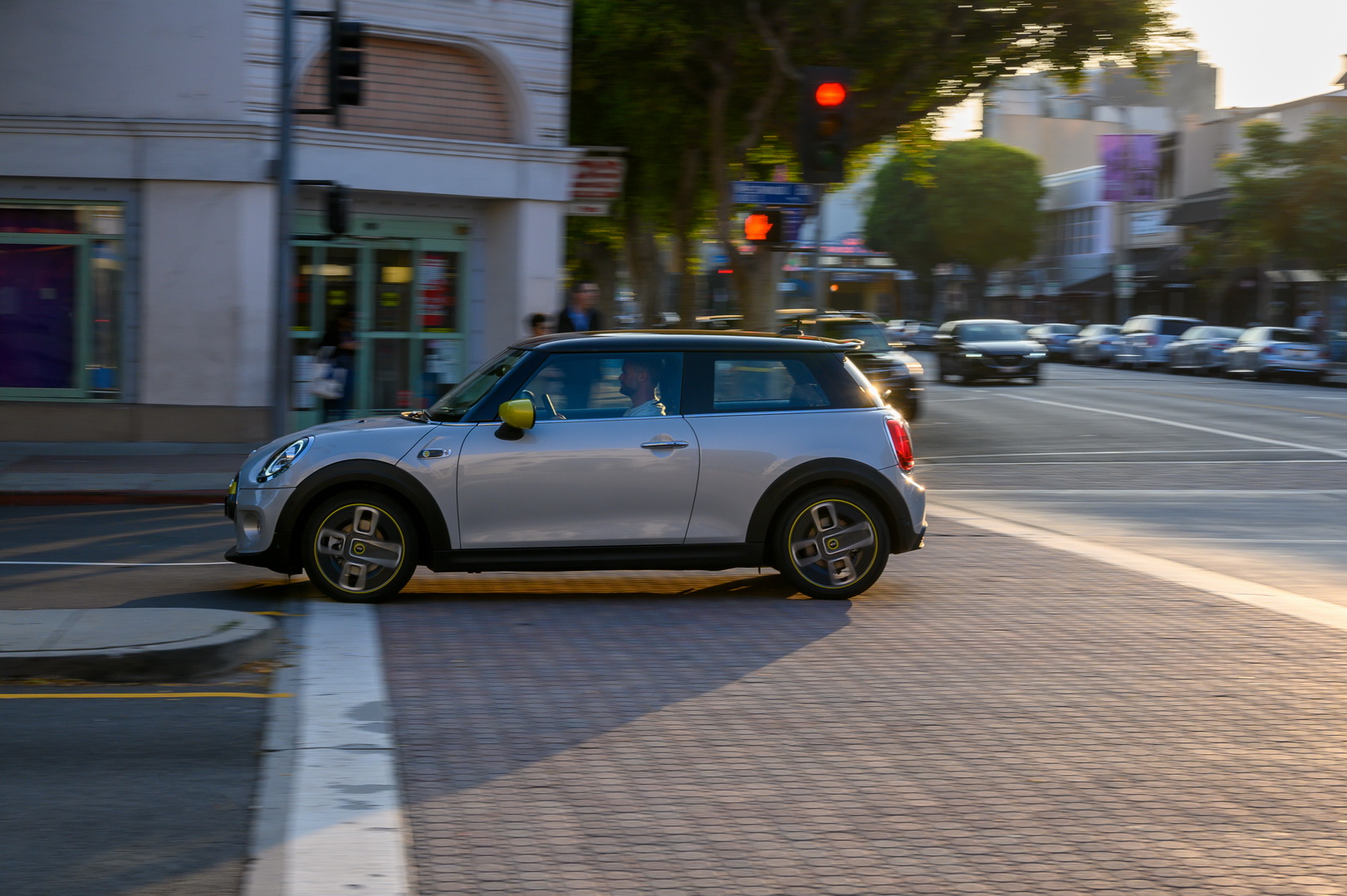 Electric 2020 Mini Cooper SE Starts Under $30k, But You Could Get It As Low As $17,900