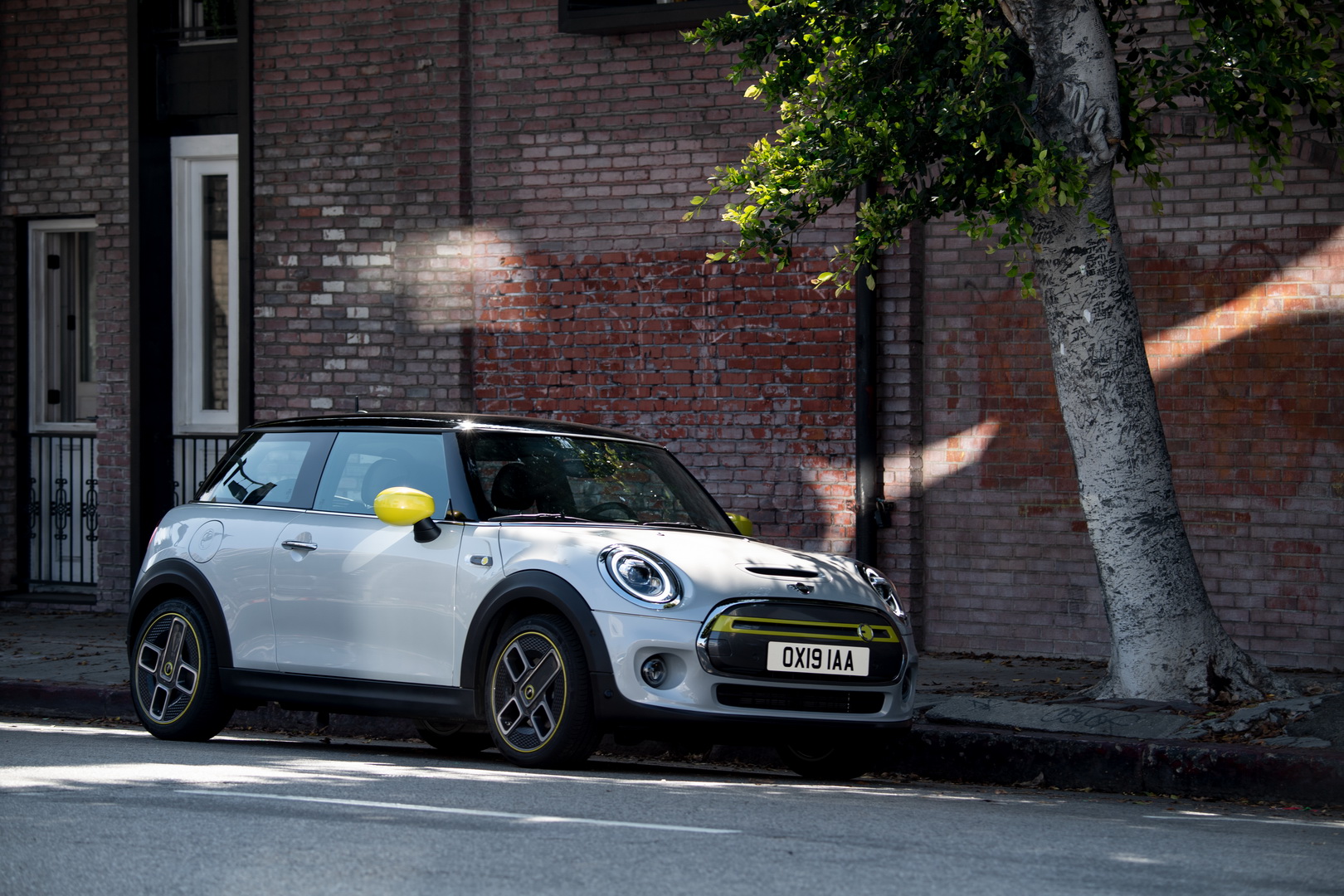 Electric 2020 Mini Cooper SE Starts Under $30k, But You Could Get It As Low As $17,900