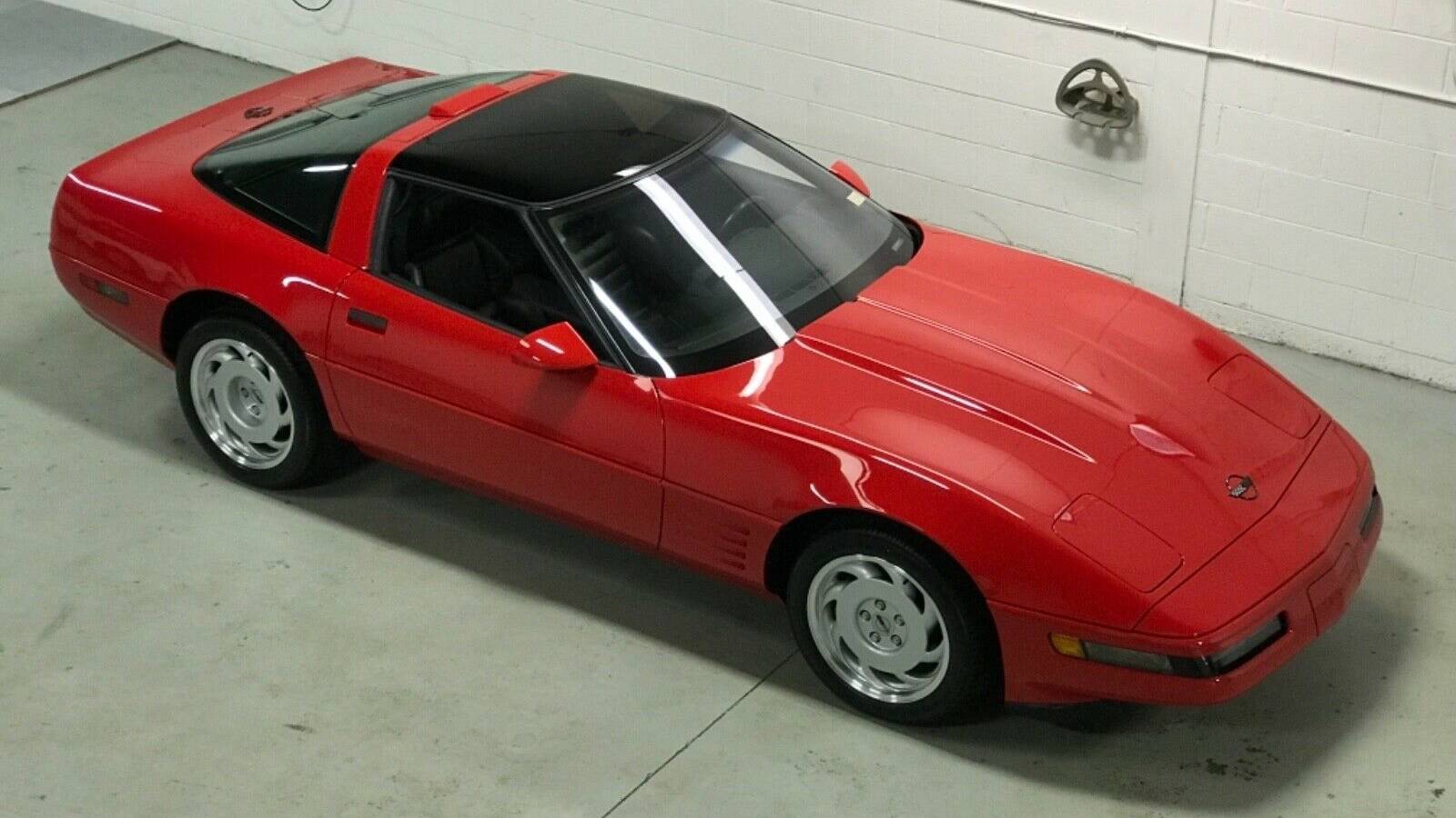 A Dealer Kept A Brand New 1991 Corvette ZR1 In His Garage, Now It Could Be Yours