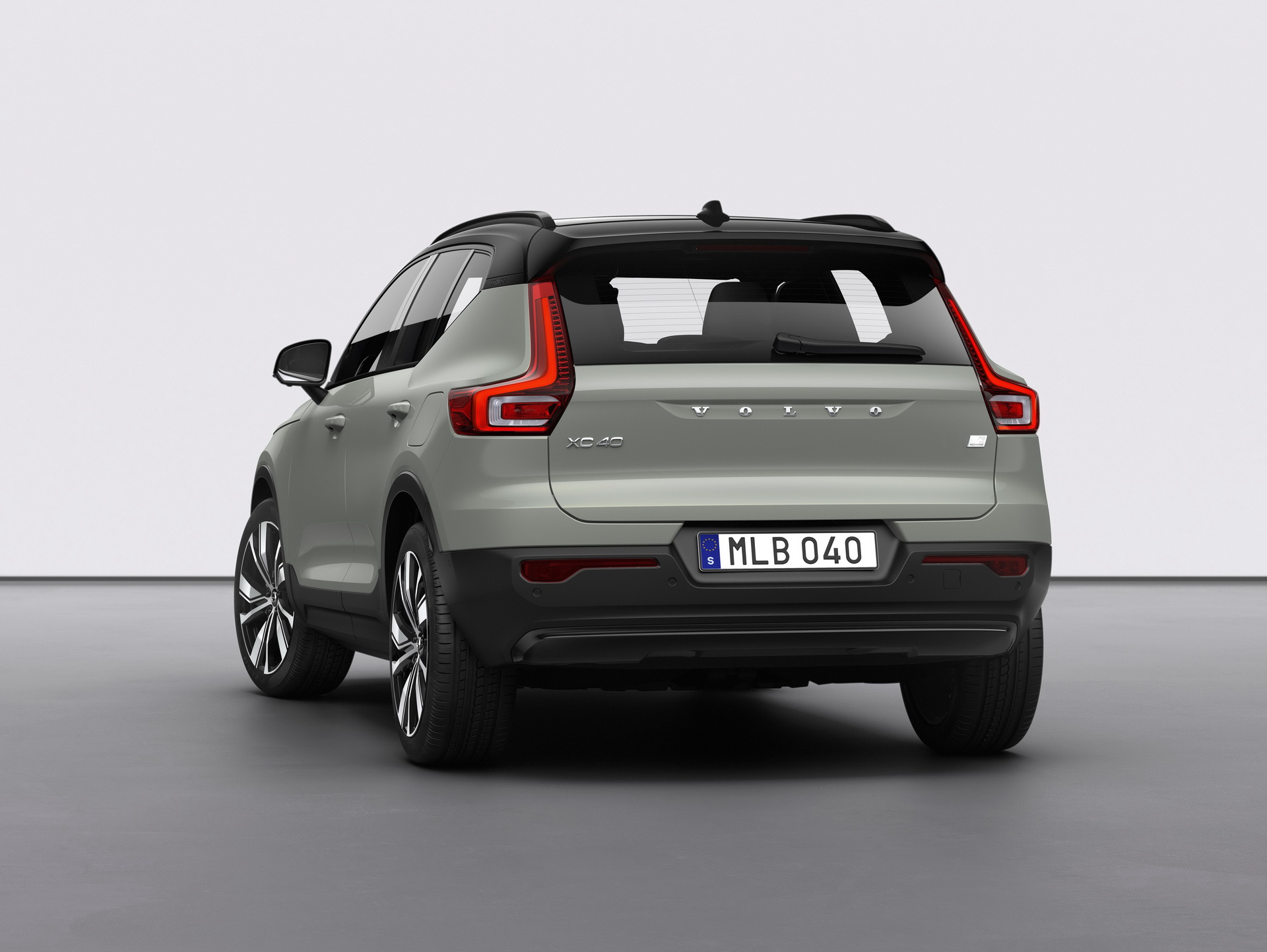 Volvo Reveals New XC40 Recharge EV With 402 HP And Over 249 Miles Of Range