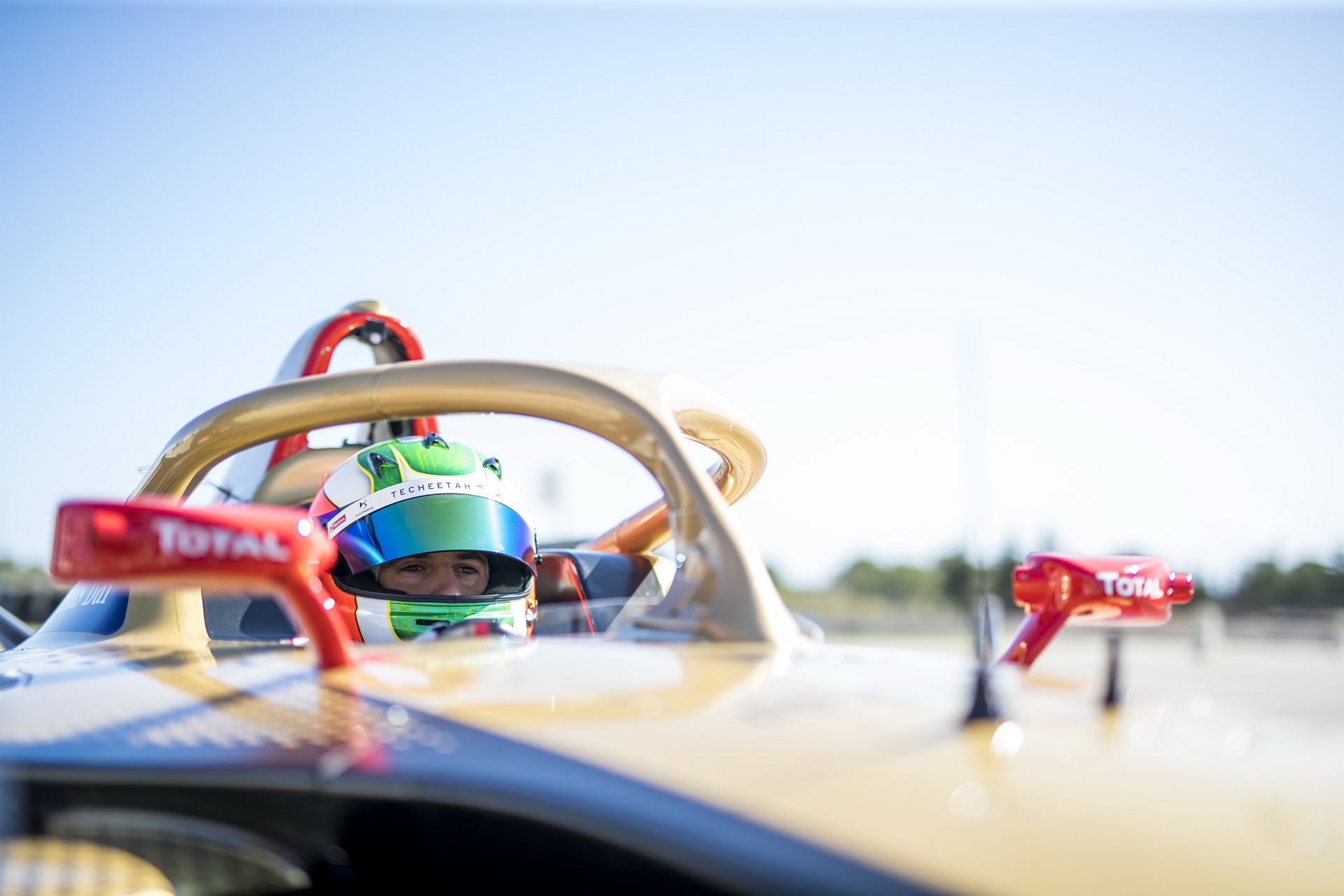 DS E-TENSE FE20 Formula E Car Shows Its New Black & Gold Livery