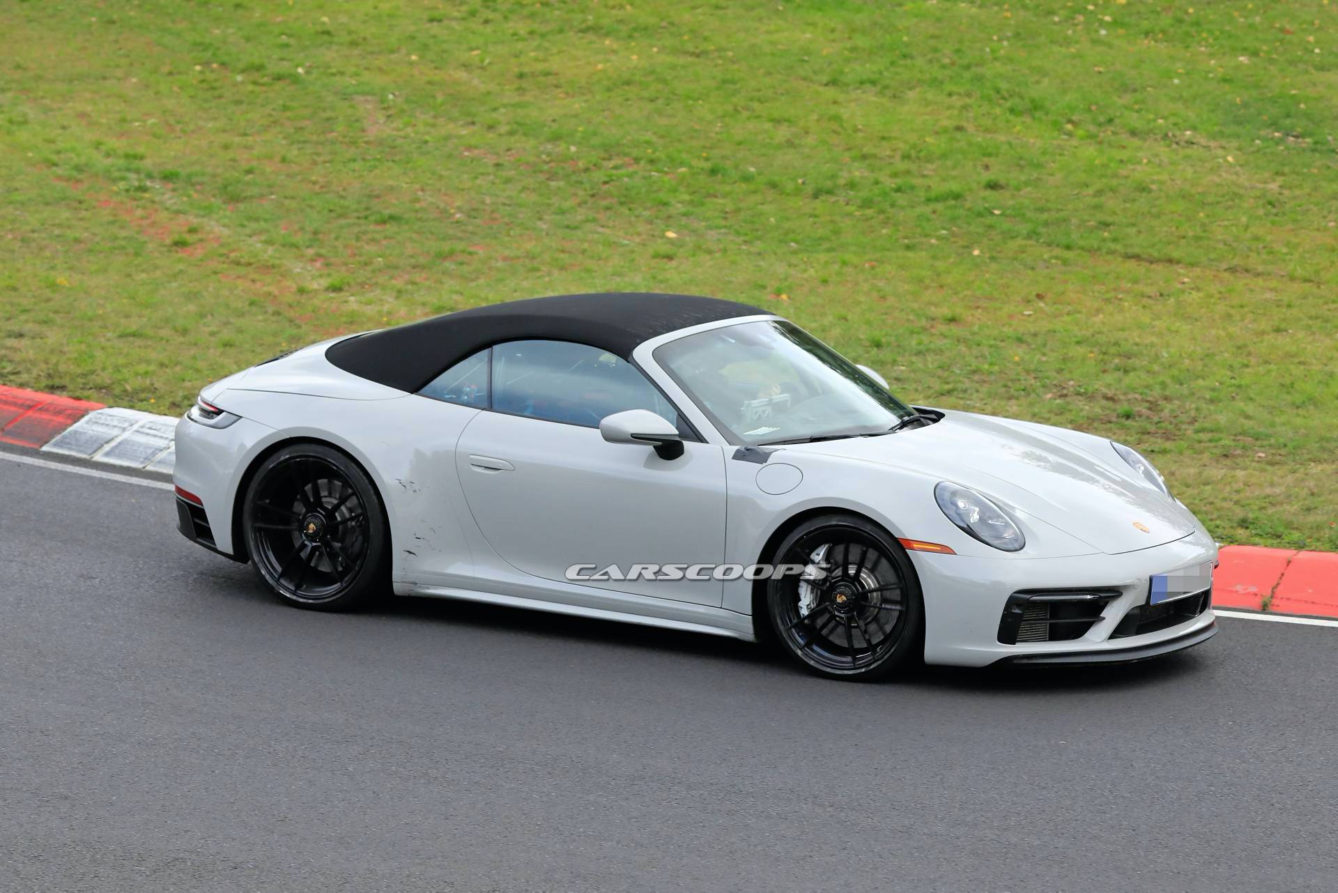 2020 Porsche 911 GTS Cabriolet Spied Camouflage-Free (Again), Looks Good