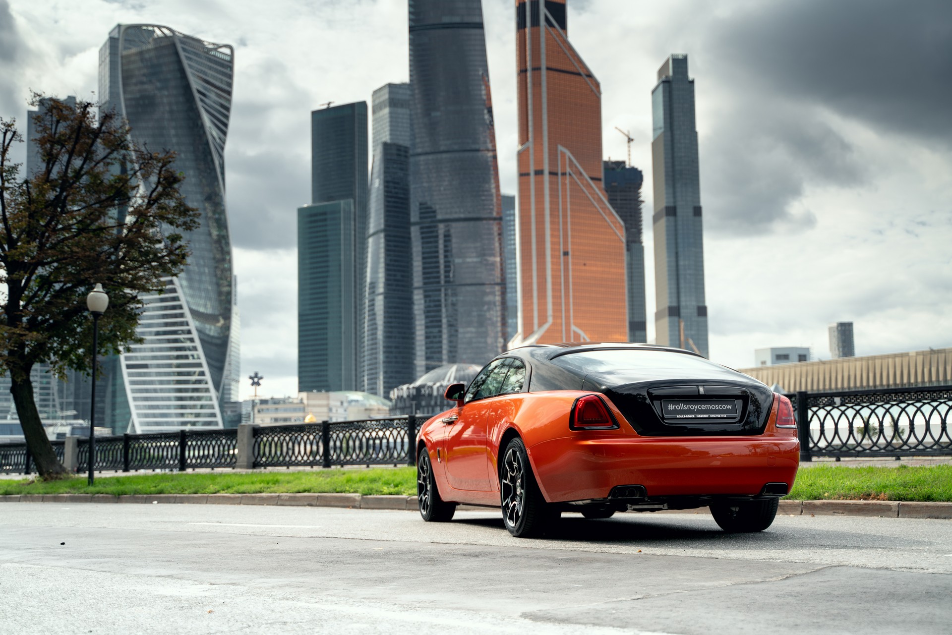 Rolls-Royce Wraith Black & Bright Collection Pays Tribute To Moscow