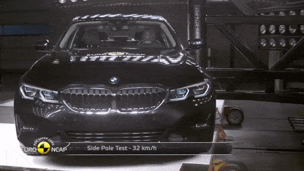 BMW 3 Sedan Crash Test