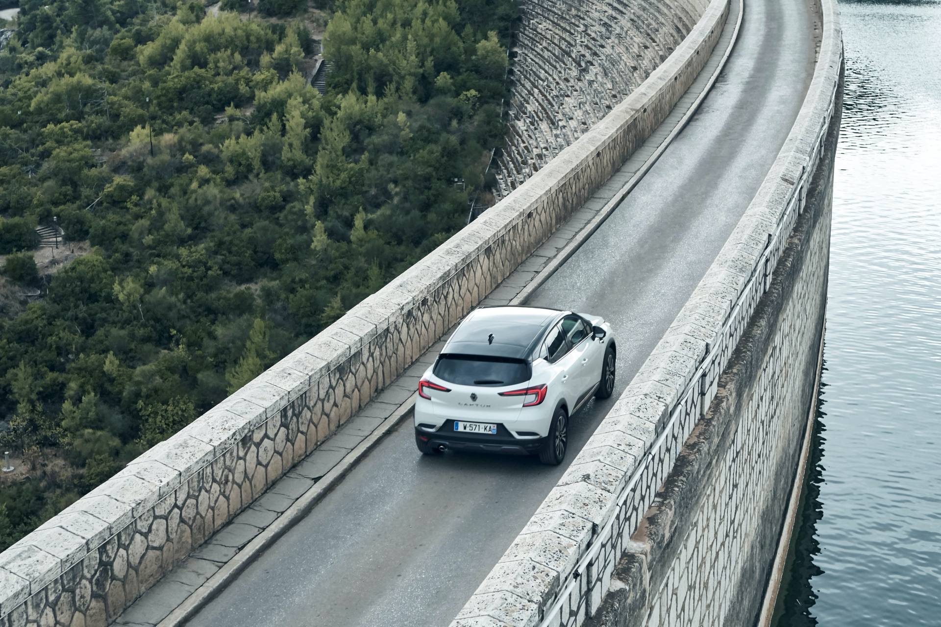 2020 Renault Captur Vies For European Supremacy, Stars In Huge Gallery