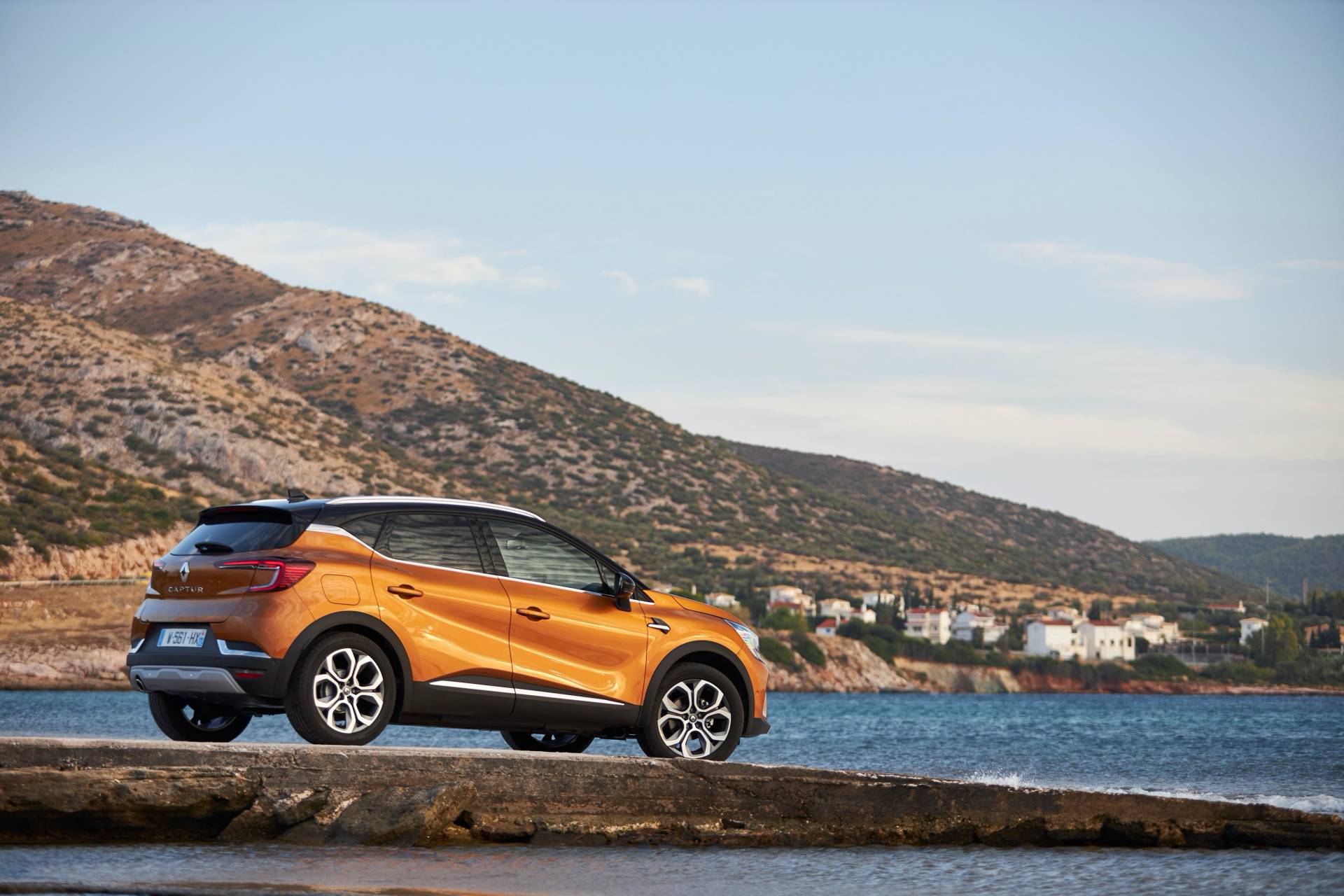 2020 Renault Captur Vies For European Supremacy, Stars In Huge Gallery