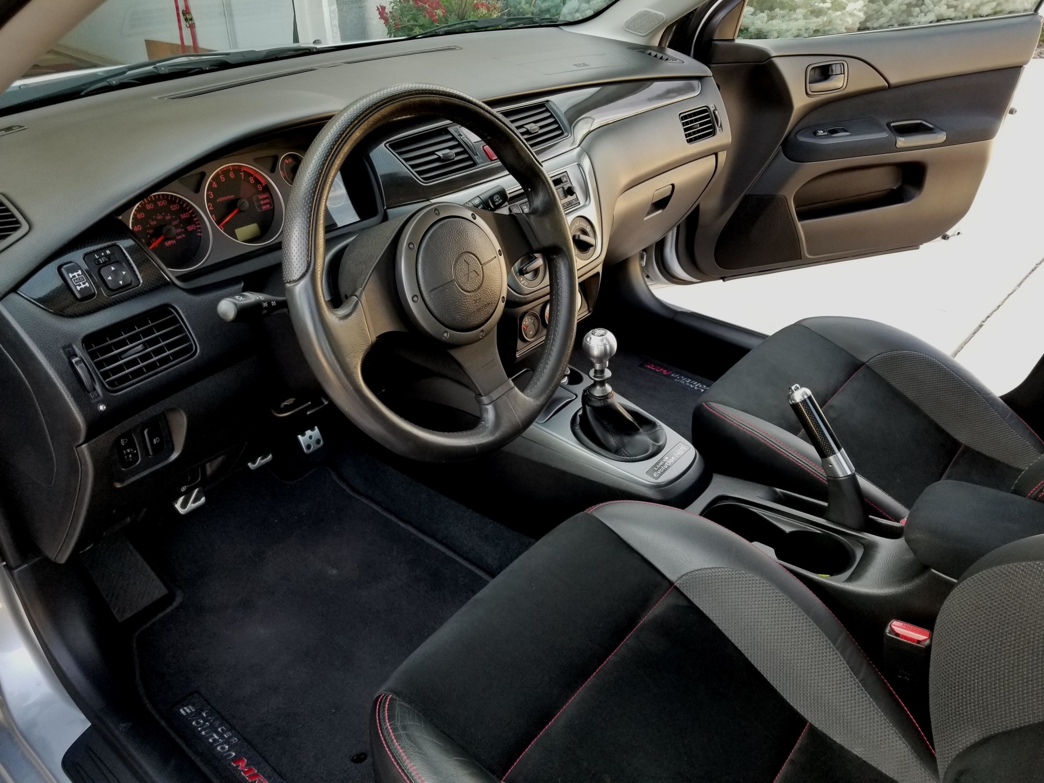 10K-Mile Mitsubishi Lancer Evo IX MR Should Be On Your Bucket List