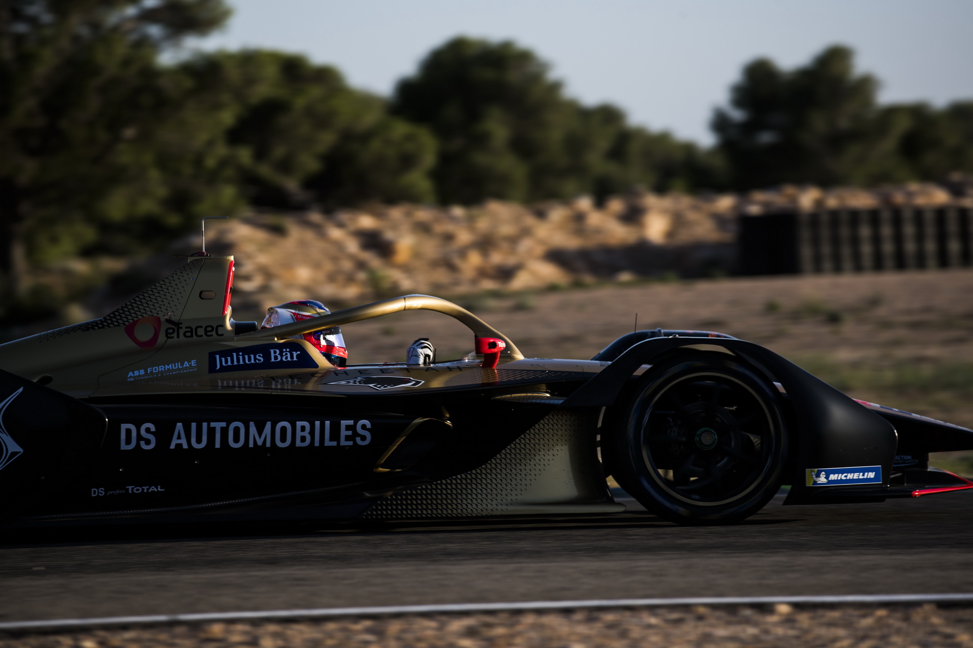 DS E-TENSE FE20 Formula E Car Shows Its New Black & Gold Livery