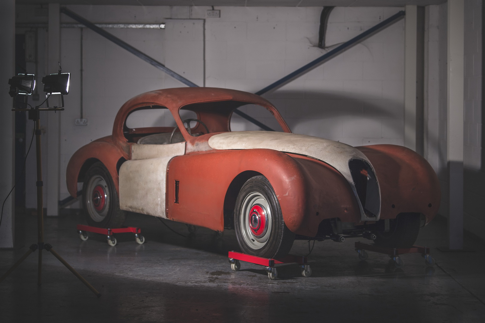 1954 Jaguar XK120 Needs More Than A Dust-Off To Be Brought Back To Life