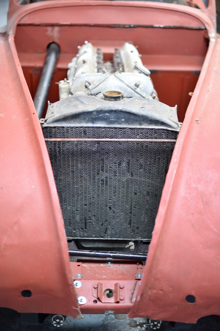 1954 Jaguar XK120 Needs More Than A Dust-Off To Be Brought Back To Life