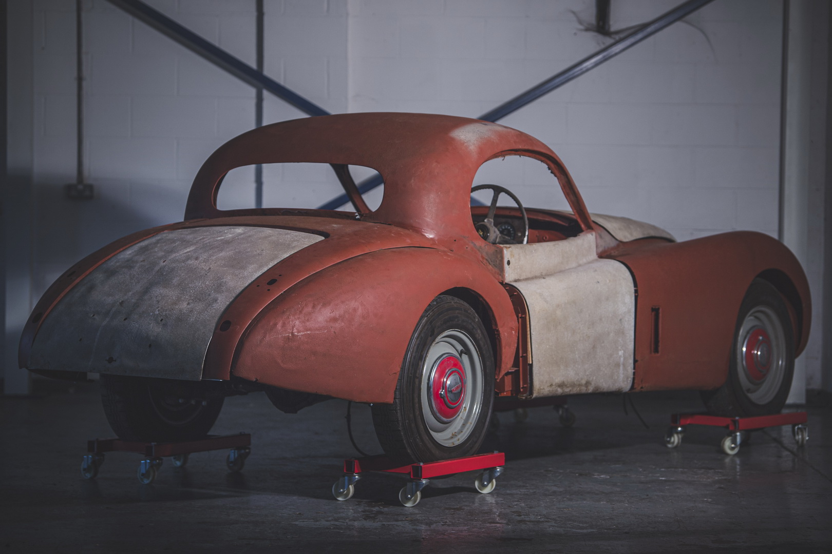 1954 Jaguar XK120 Needs More Than A Dust-Off To Be Brought Back To Life