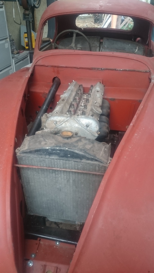 1954 Jaguar XK120 Needs More Than A Dust-Off To Be Brought Back To Life