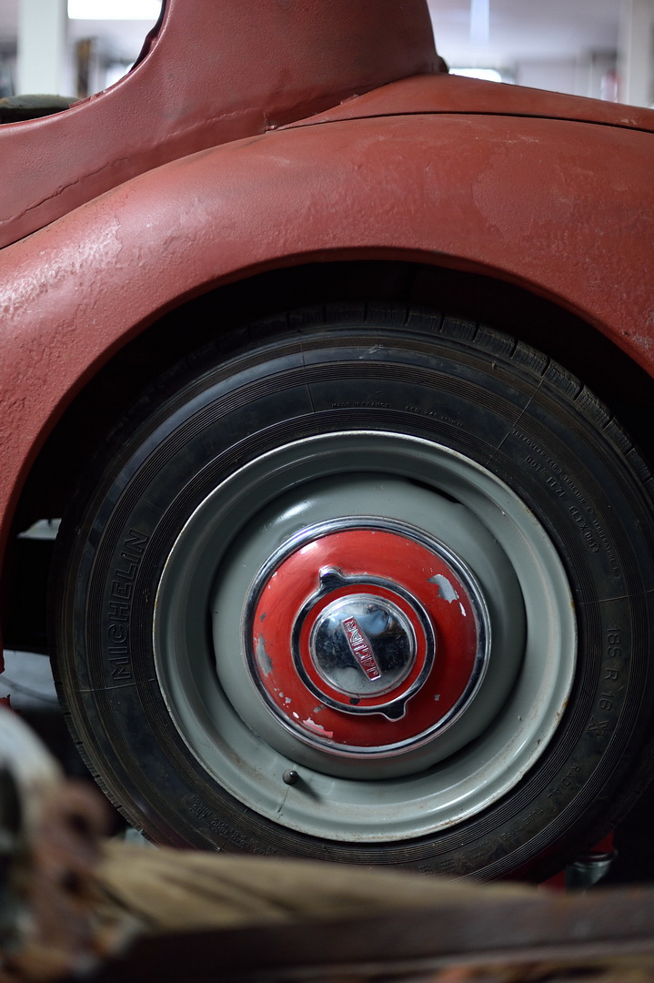 1954 Jaguar XK120 Needs More Than A Dust-Off To Be Brought Back To Life