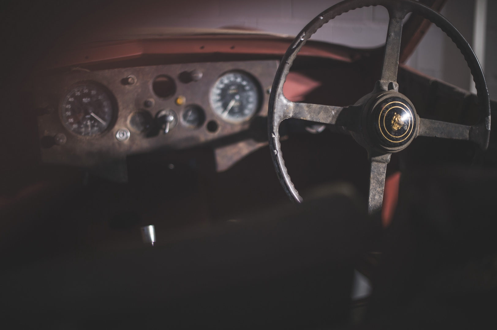 1954 Jaguar XK120 Needs More Than A Dust-Off To Be Brought Back To Life