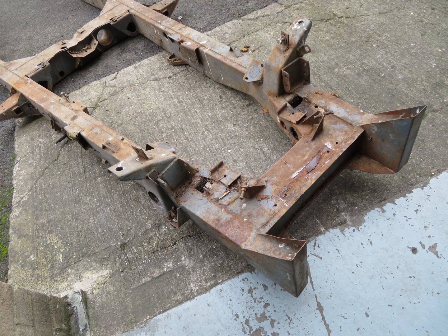 1954 Jaguar XK120 Needs More Than A Dust-Off To Be Brought Back To Life