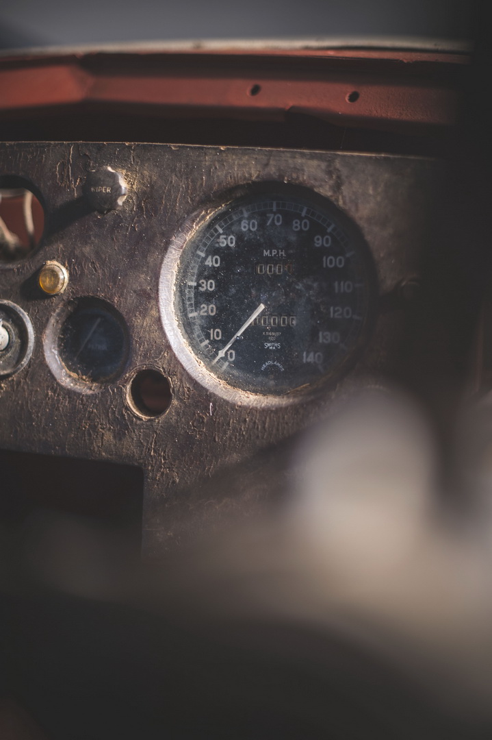 1954 Jaguar XK120 Needs More Than A Dust-Off To Be Brought Back To Life