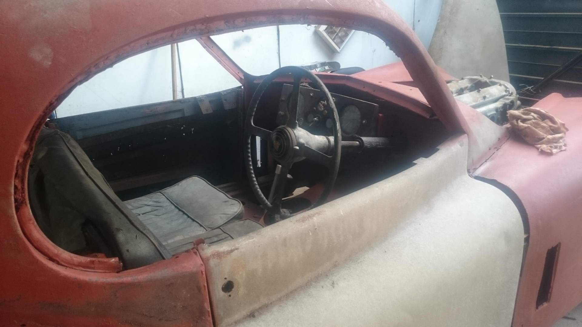 1954 Jaguar XK120 Needs More Than A Dust-Off To Be Brought Back To Life