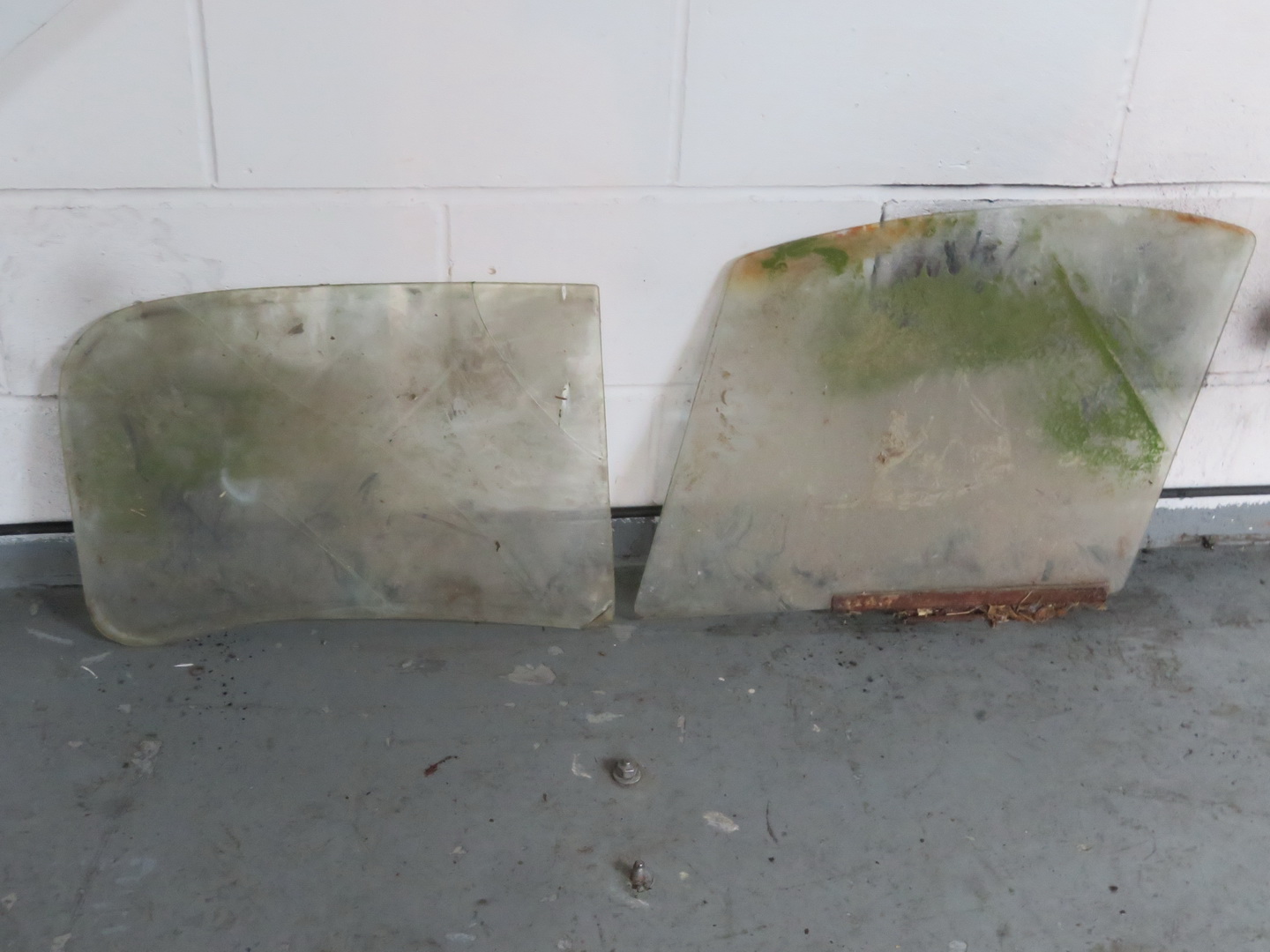 1954 Jaguar XK120 Needs More Than A Dust-Off To Be Brought Back To Life