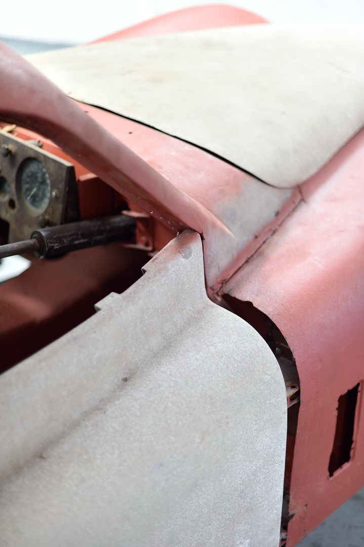 1954 Jaguar XK120 Needs More Than A Dust-Off To Be Brought Back To Life