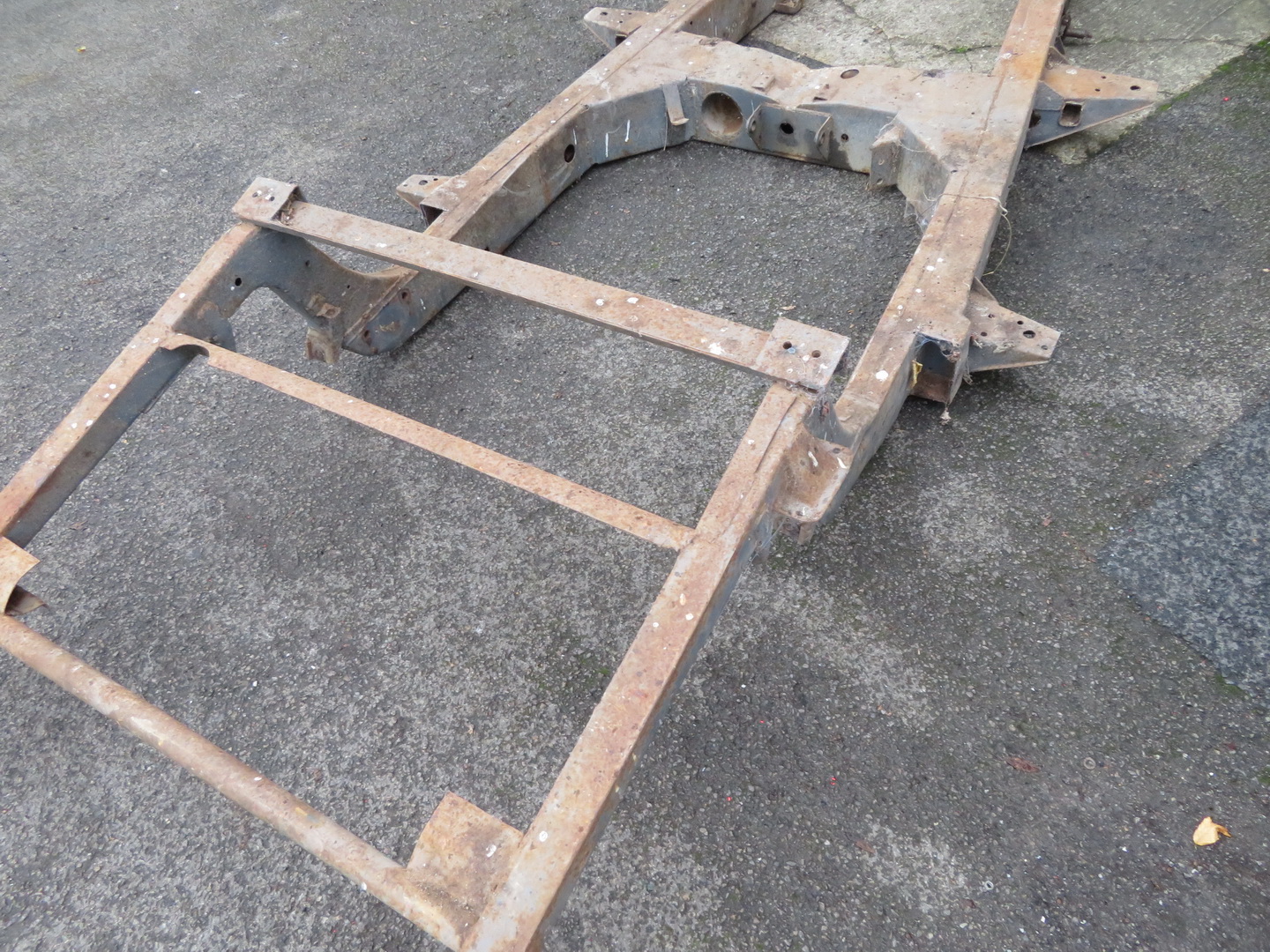 1954 Jaguar XK120 Needs More Than A Dust-Off To Be Brought Back To Life