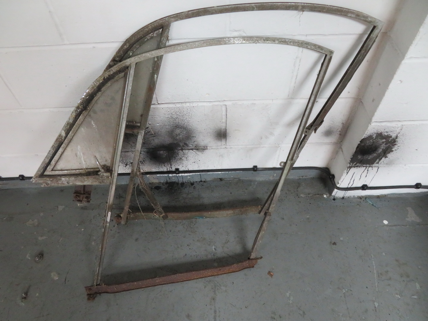 1954 Jaguar XK120 Needs More Than A Dust-Off To Be Brought Back To Life